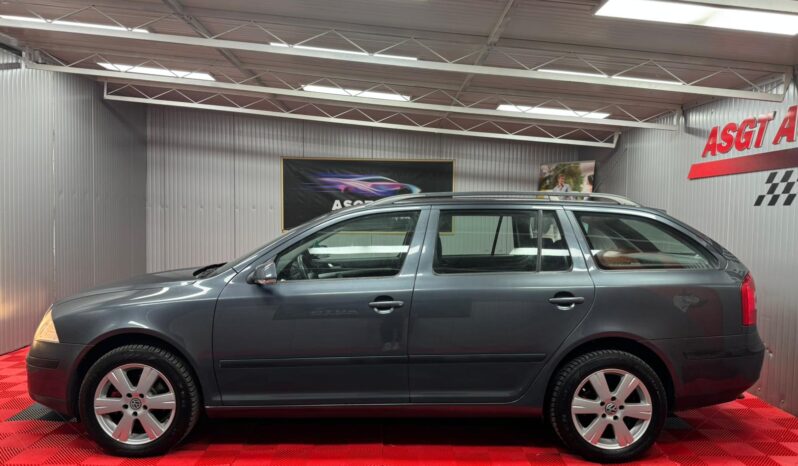 
								SKODA OCTAVIA full									