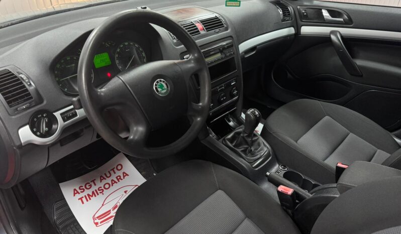 
								SKODA OCTAVIA full									