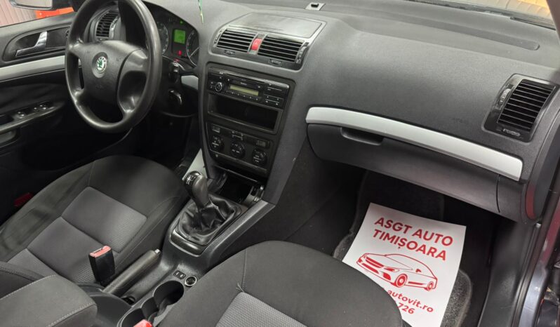 
								SKODA OCTAVIA full									