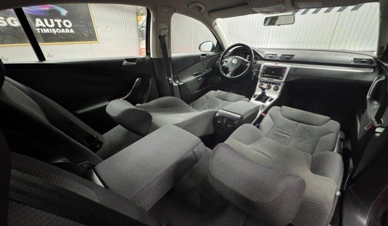 
								VOLKSWAGEN PASSAT full									