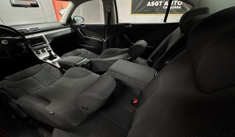 
								VOLKSWAGEN PASSAT full									