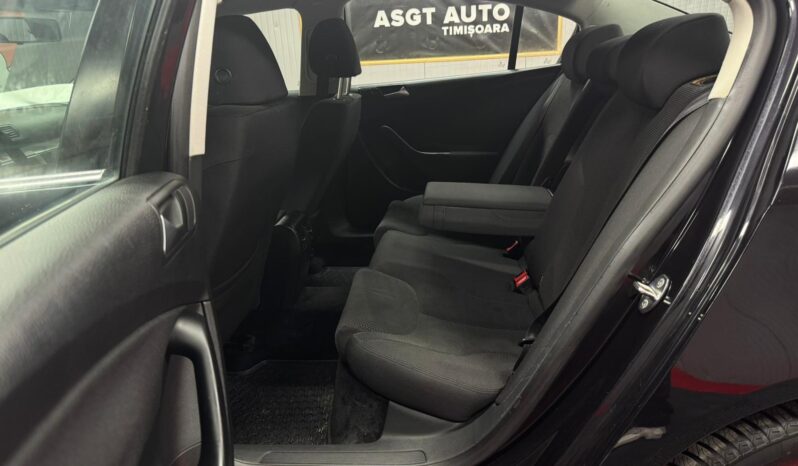 
								VOLKSWAGEN PASSAT full									