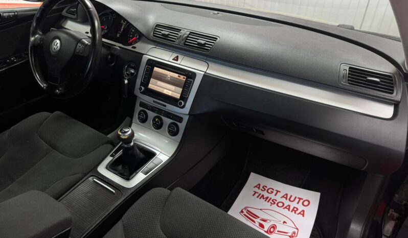 
								VOLKSWAGEN PASSAT full									