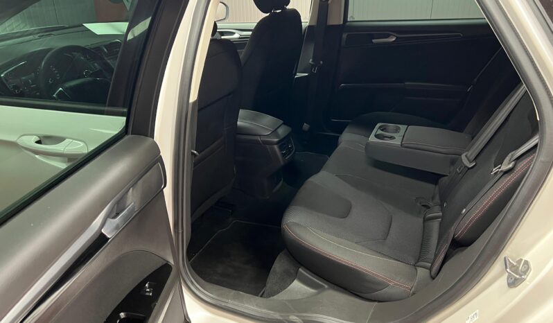 
								FORD MONDEO ST-LINE full									