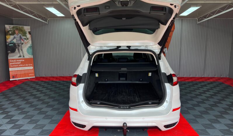 
								FORD MONDEO ST-LINE full									