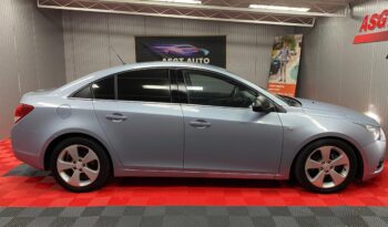 
										CHEVROLET CRUZE full									