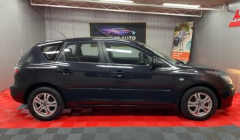 
										MAZDA 3 BENZINA full									
