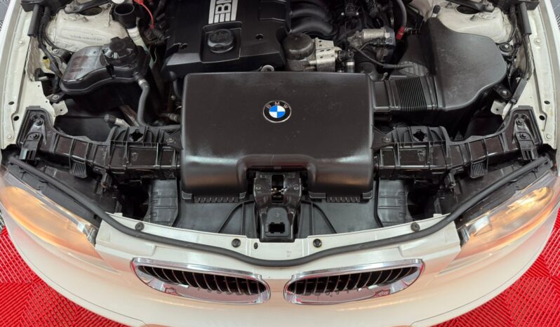 
								BMW SERIA 1, CUTIE AUTOMATA, DISTRIBUTIE PE FATA full									