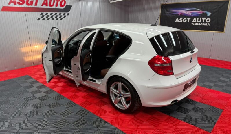 
								BMW SERIA 1, CUTIE AUTOMATA, DISTRIBUTIE PE FATA full									
