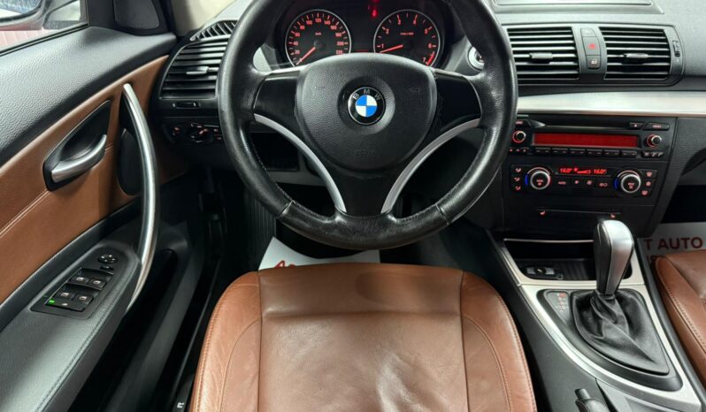 
								BMW SERIA 1, CUTIE AUTOMATA, DISTRIBUTIE PE FATA full									