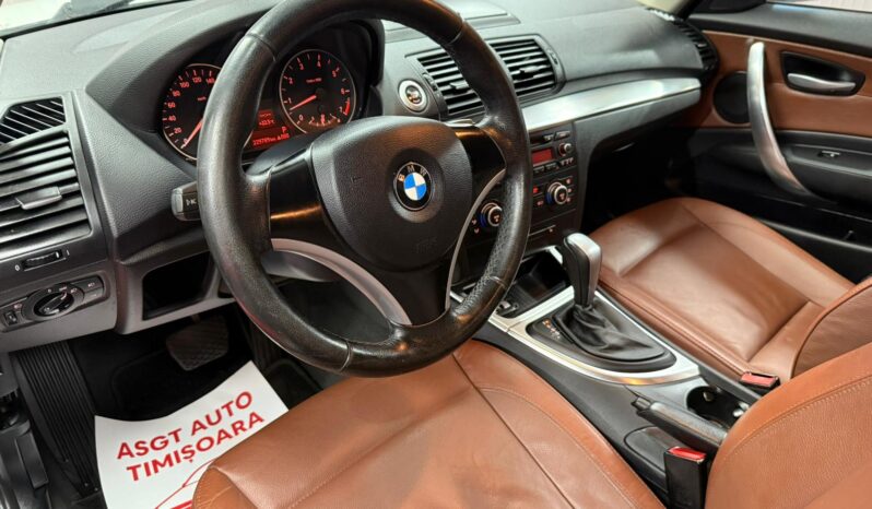 
								BMW SERIA 1, CUTIE AUTOMATA, DISTRIBUTIE PE FATA full									