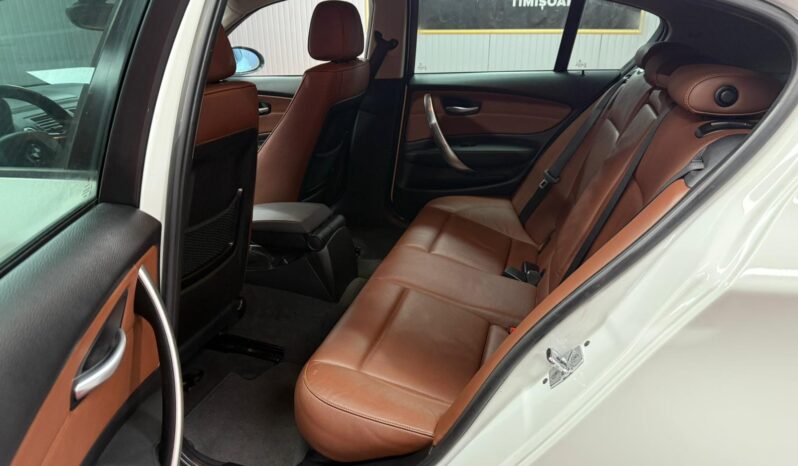 
								BMW SERIA 1, CUTIE AUTOMATA, DISTRIBUTIE PE FATA full									