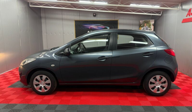 
								MAZDA 2 full									