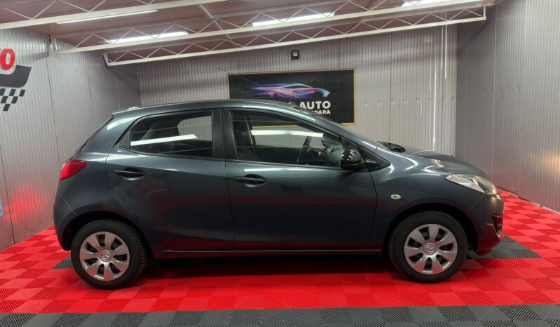 
								MAZDA 2 full									