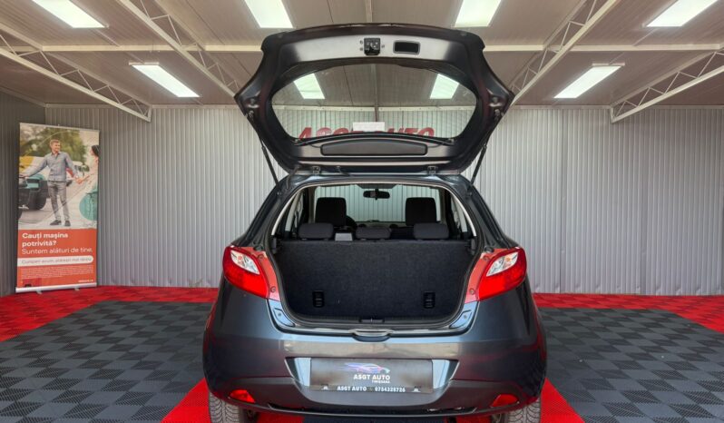
								MAZDA 2 full									