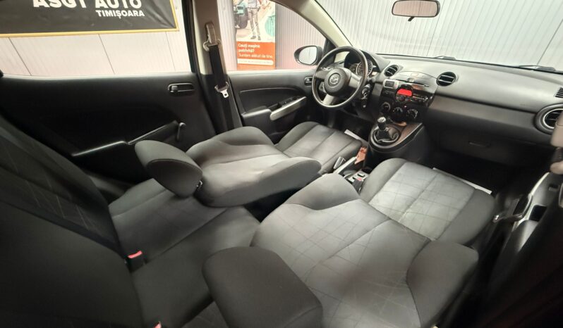 
								MAZDA 2 full									