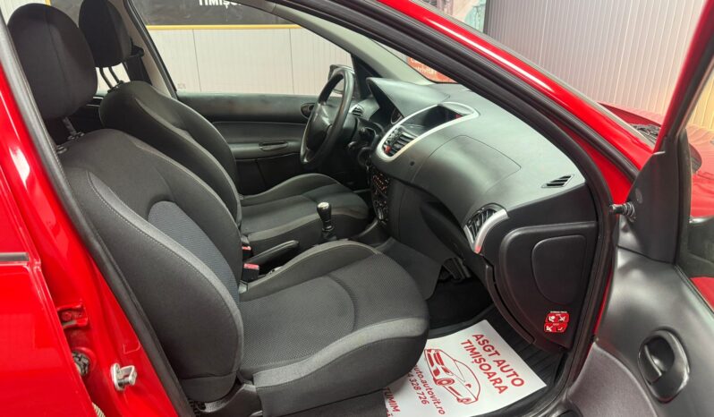 
								PEUGEOT 206 + TRENDY full									