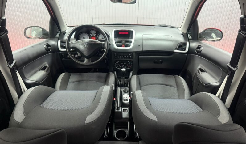 
								PEUGEOT 206 + TRENDY full									