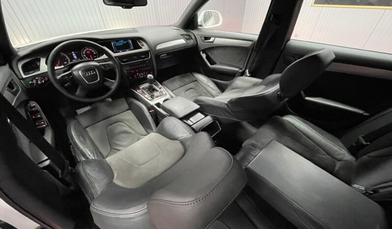 
								AUDI A 4, B8, S-LINE full									