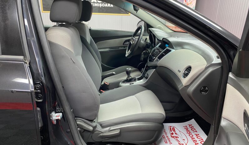 
								CHEVROLET CRUZE full									