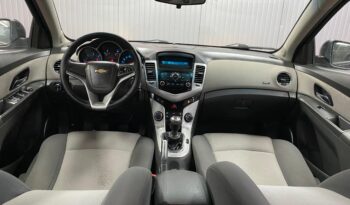 
										CHEVROLET CRUZE full									
