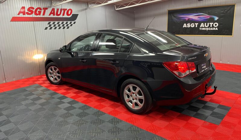 
								CHEVROLET CRUZE full									