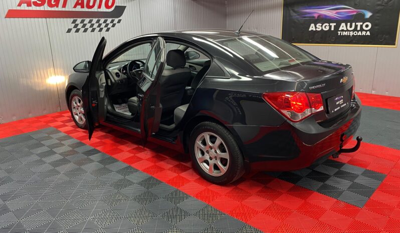 
								CHEVROLET CRUZE full									