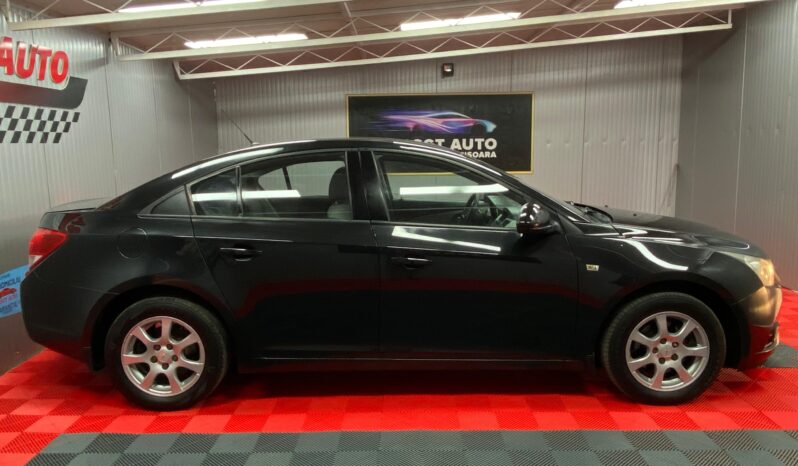 
								CHEVROLET CRUZE full									