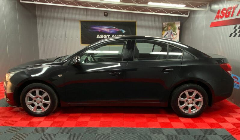 
								CHEVROLET CRUZE full									