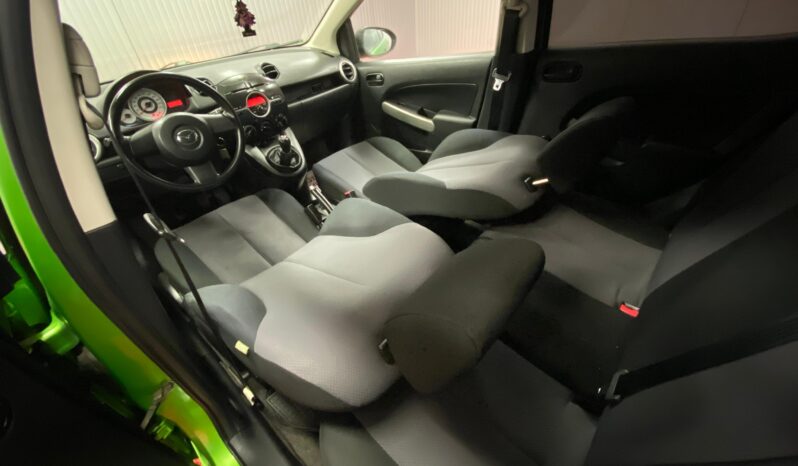 
								MAZDA 2 BENZINA full									