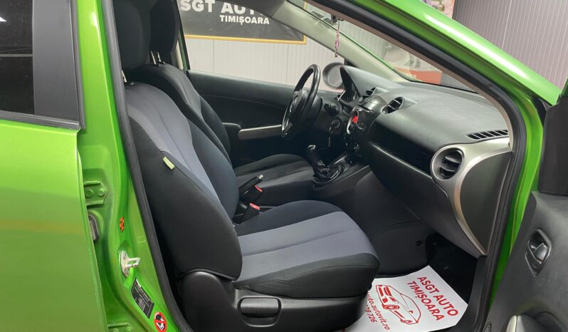 
								MAZDA 2 BENZINA full									