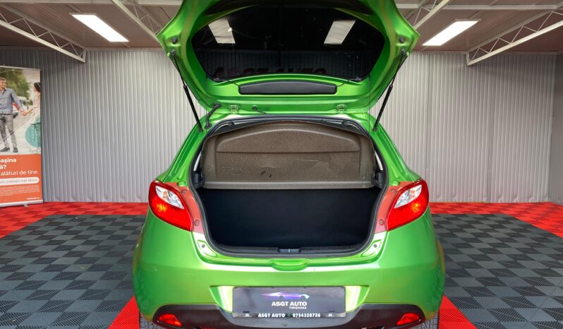 
								MAZDA 2 BENZINA full									