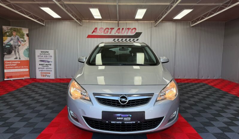 
								OPEL ASTRA J BENZINA full									
