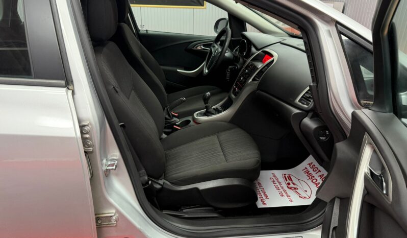 
								OPEL ASTRA J BENZINA full									