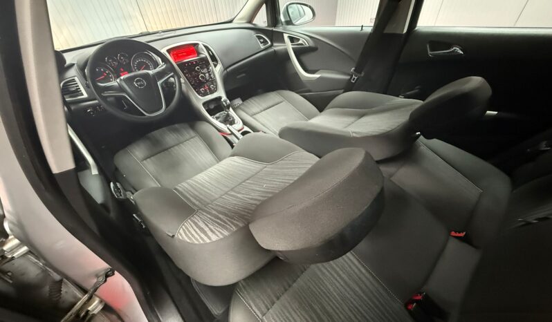 
								OPEL ASTRA J BENZINA full									