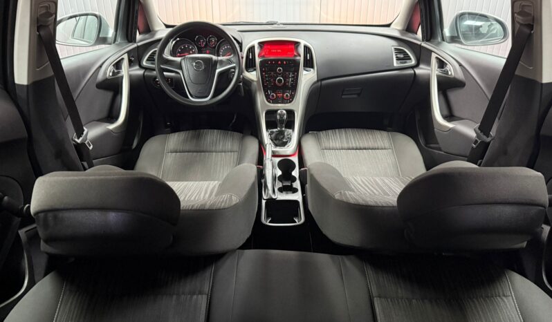 
								OPEL ASTRA J BENZINA full									