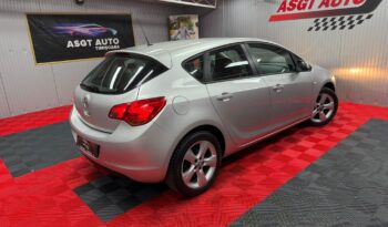 
										OPEL ASTRA J BENZINA full									