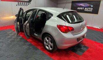 
										OPEL ASTRA J BENZINA full									