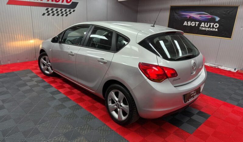 
								OPEL ASTRA J BENZINA full									