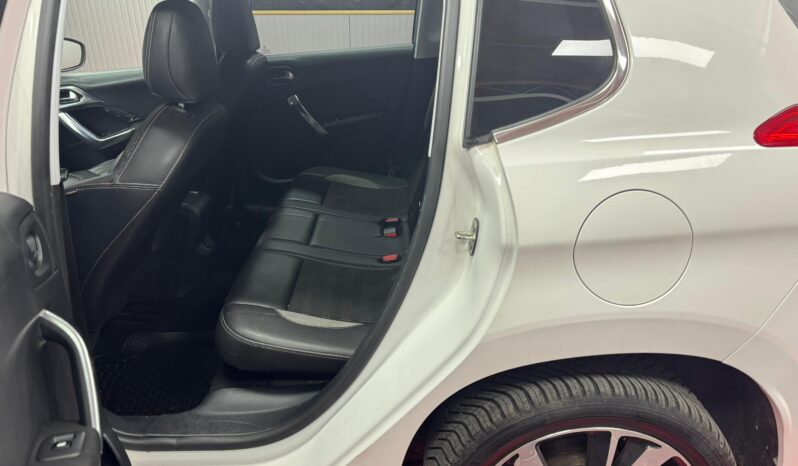 
								PEUGEOT 2008 full									