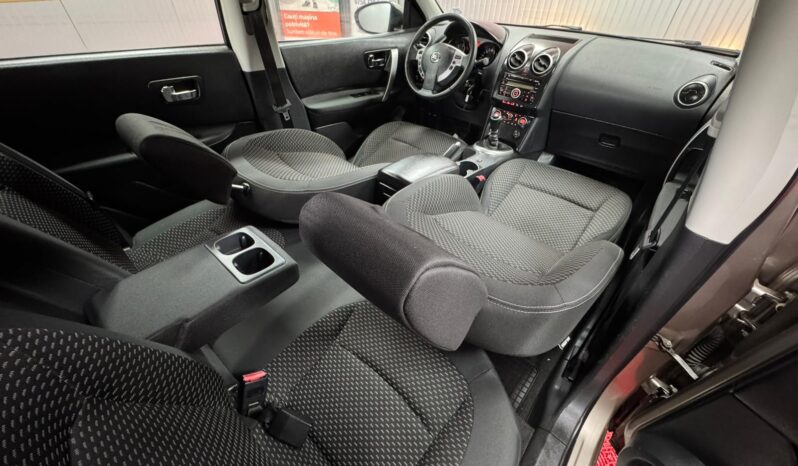 
								NISSAN QASHQAI full									
