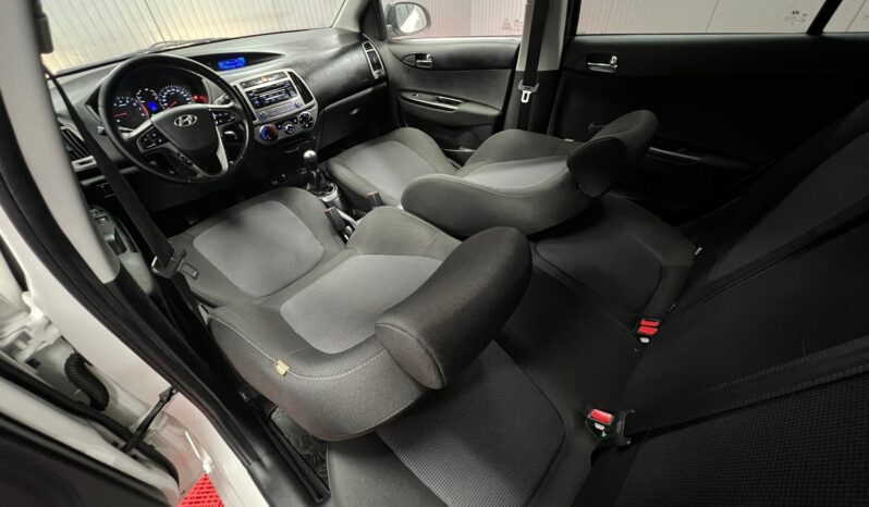 
								HYUNDAI i20, EURO 5b full									