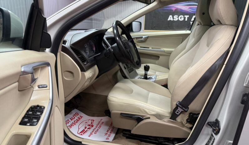 
								VOLVO XC60, 4X4 full									