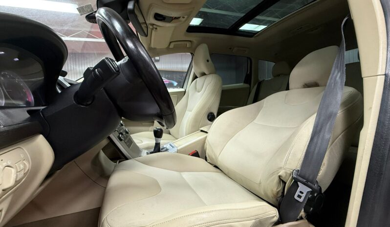 
								VOLVO XC60, 4X4 full									