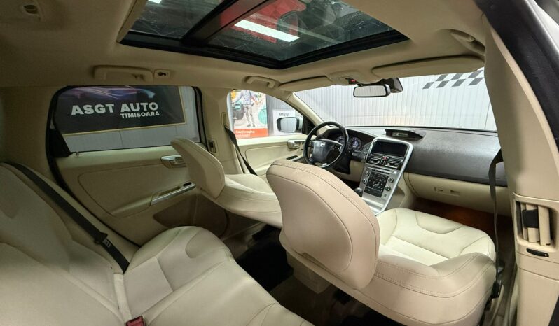 
								VOLVO XC60, 4X4 full									