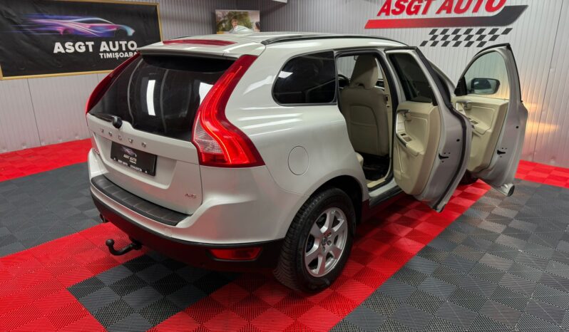 
								VOLVO XC60, 4X4 full									