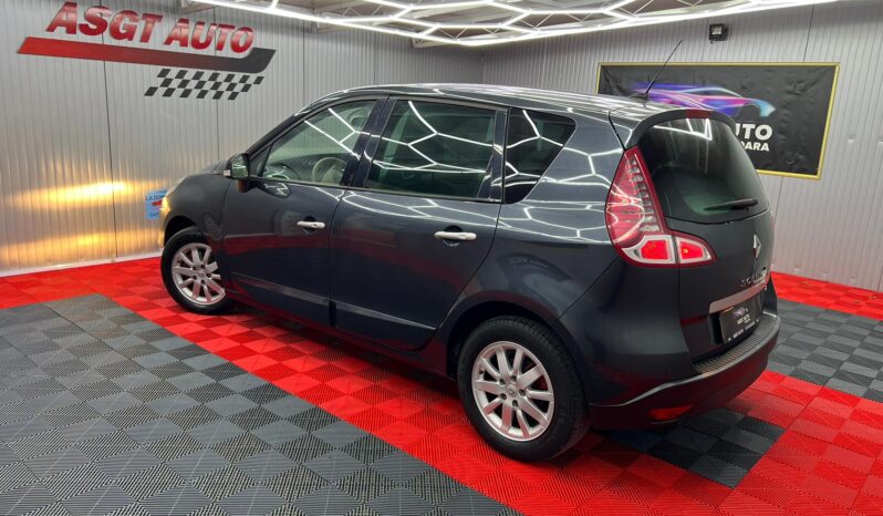 
								RENAULT SCENIC 2011 full									