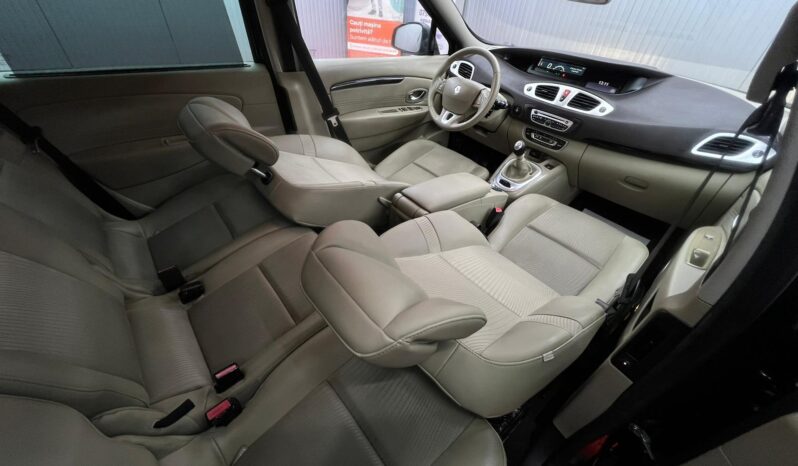 
								RENAULT SCENIC 2011 full									