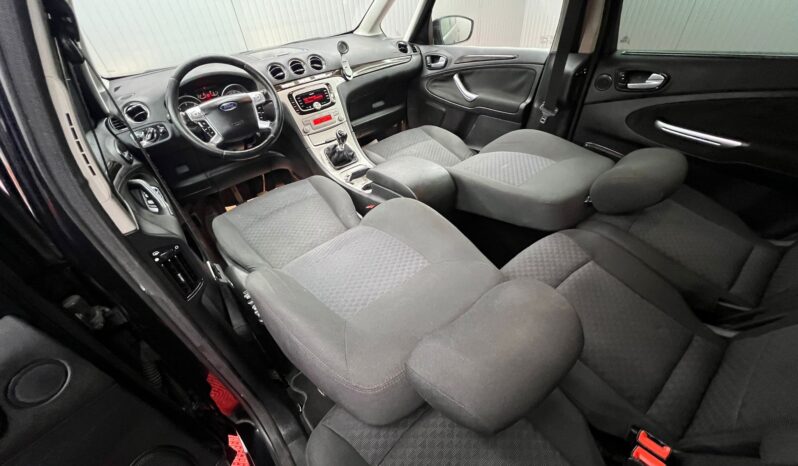 
								FORD GALAXY GHIA full									