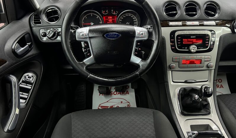 
								FORD GALAXY GHIA full									